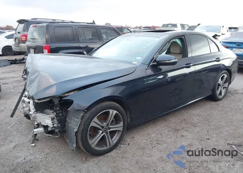 2018 Mercedes-Benz E 300 z USA, uszkodzony, nr VIN WDDZF4JB1JA311550